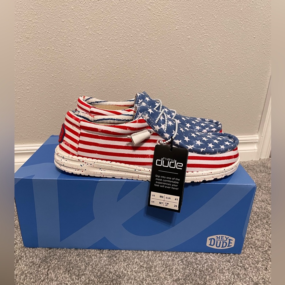 Hey Dude Wally Patriotic NWB